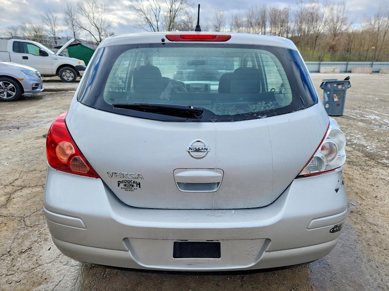 2011 Nissan Versa 1.8 S - Фото 6