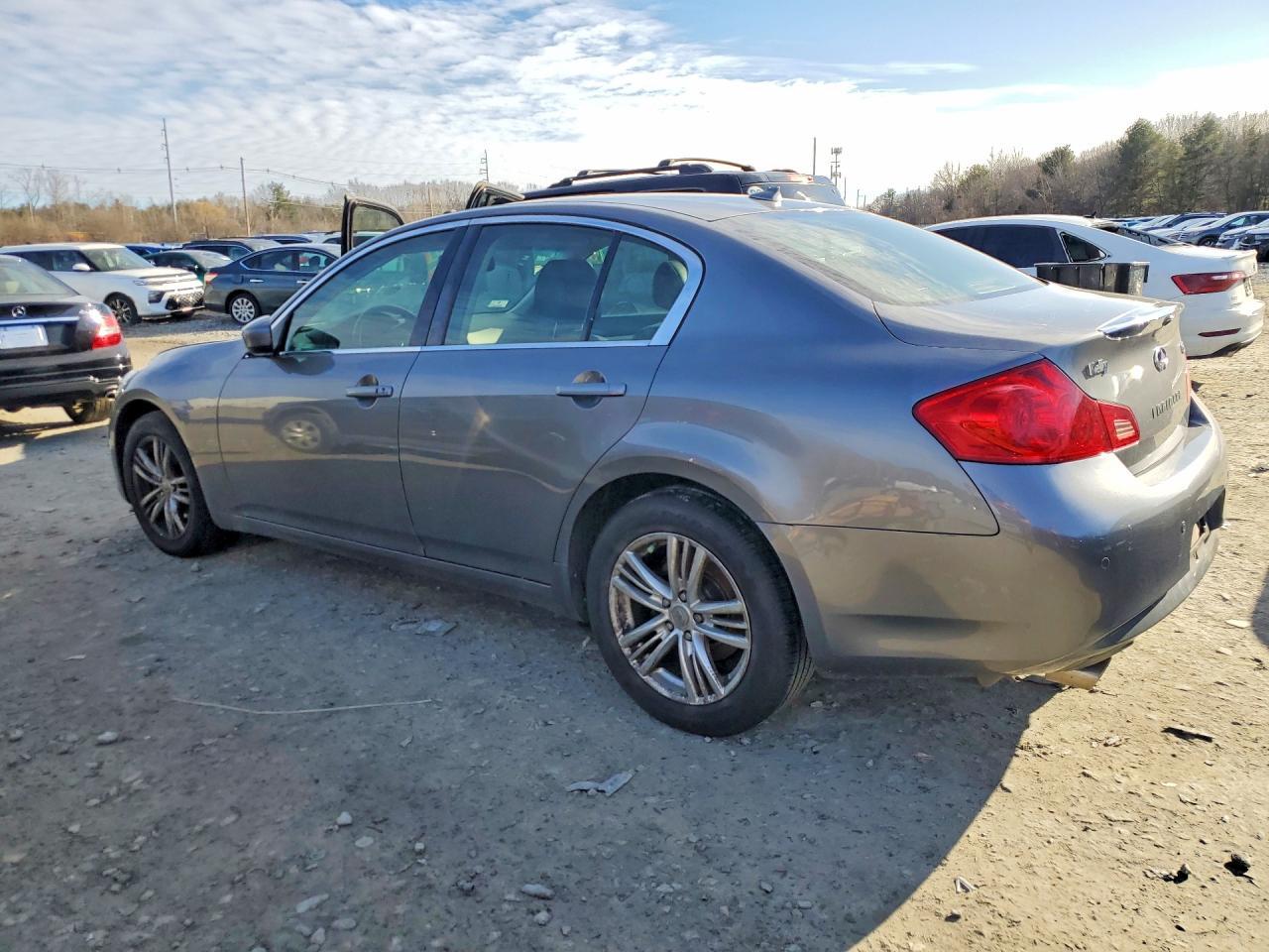 2013 Infiniti G37 Sedan X - Фото 2