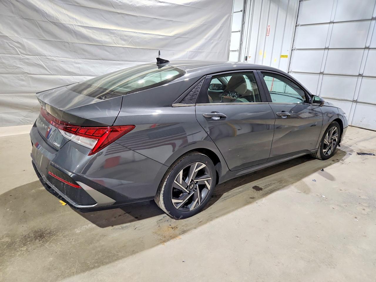 2024 Hyundai Elantra - Фото 3