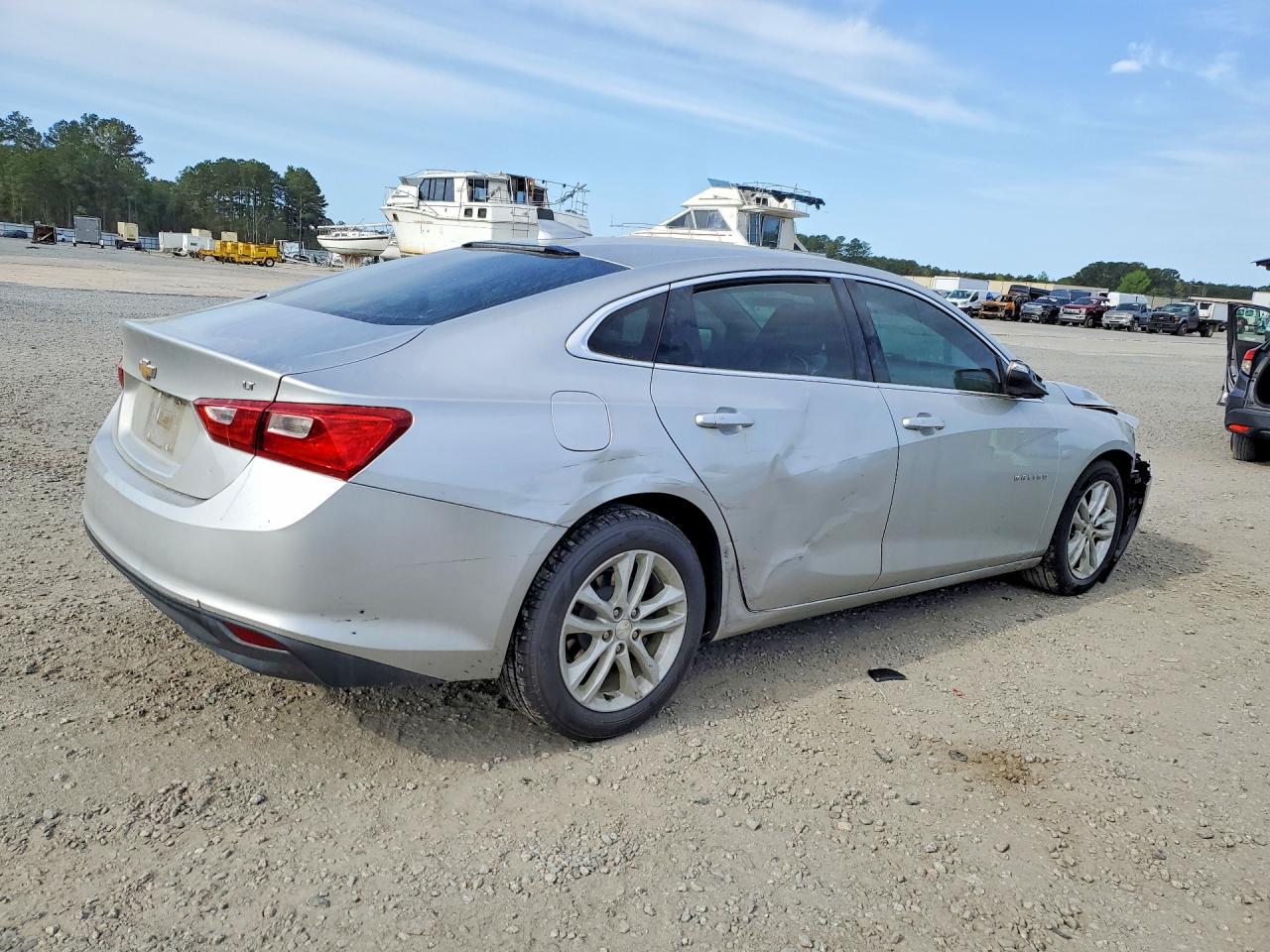 2018 Chevrolet Malibu Lt - Image 3