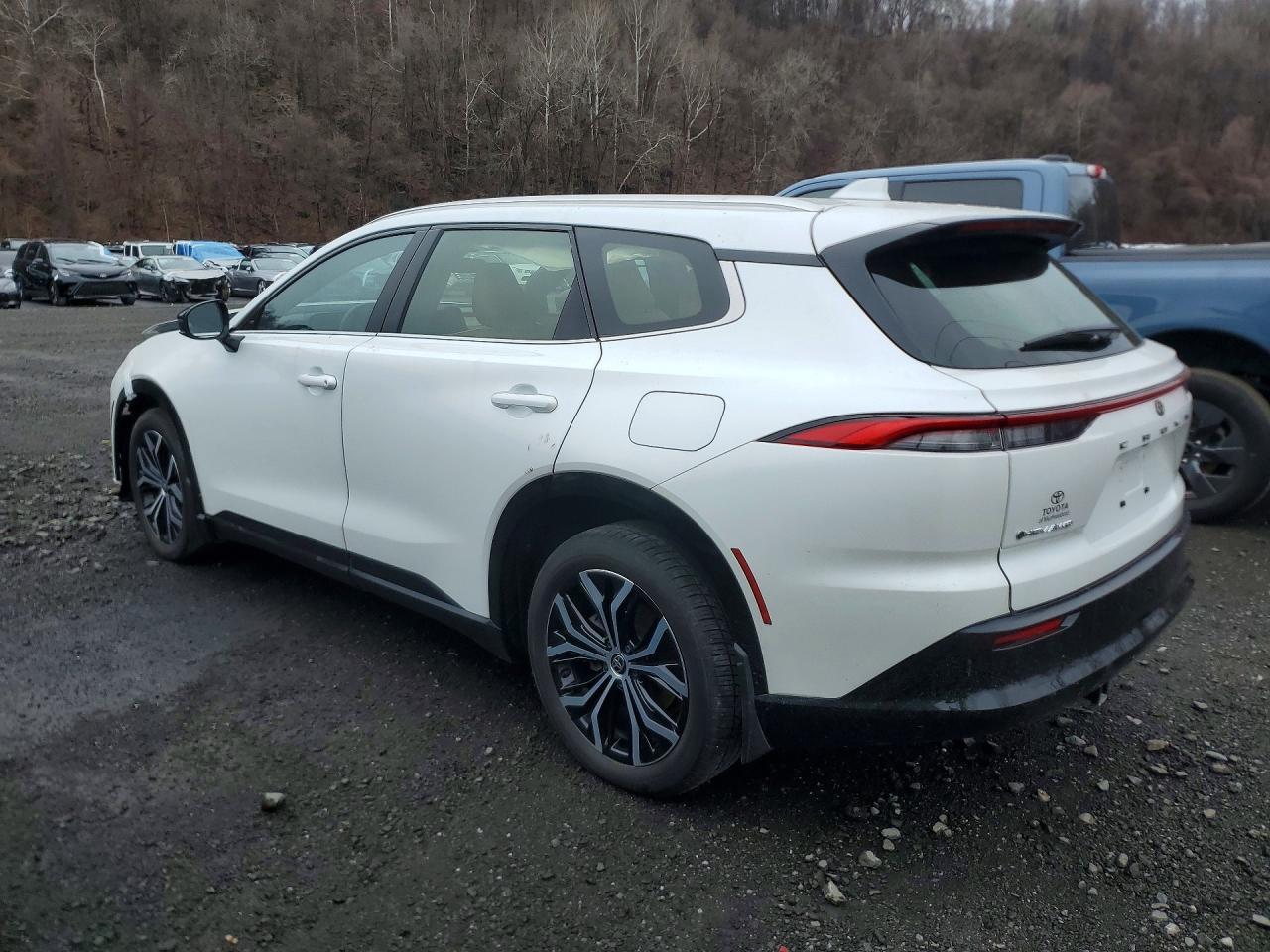 2025 Toyota Crown Signia Xle - Фото 2