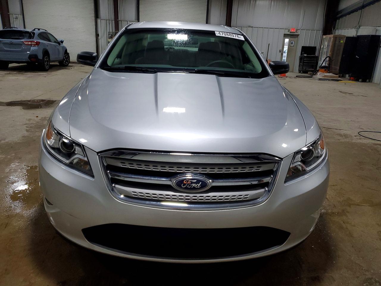 2010 Ford Taurus Se - Image 5