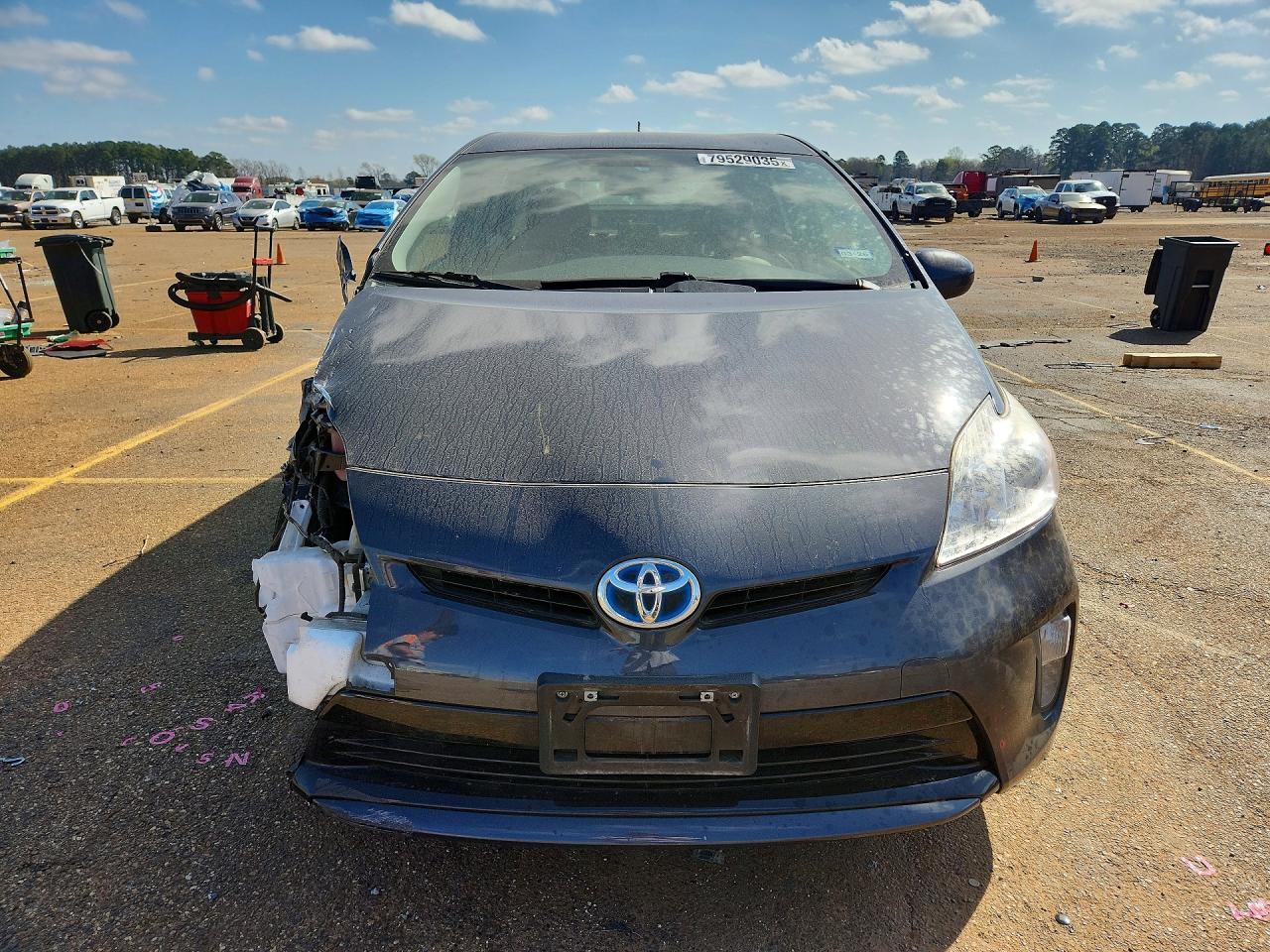 2015 Toyota Prius Two - Фото 5