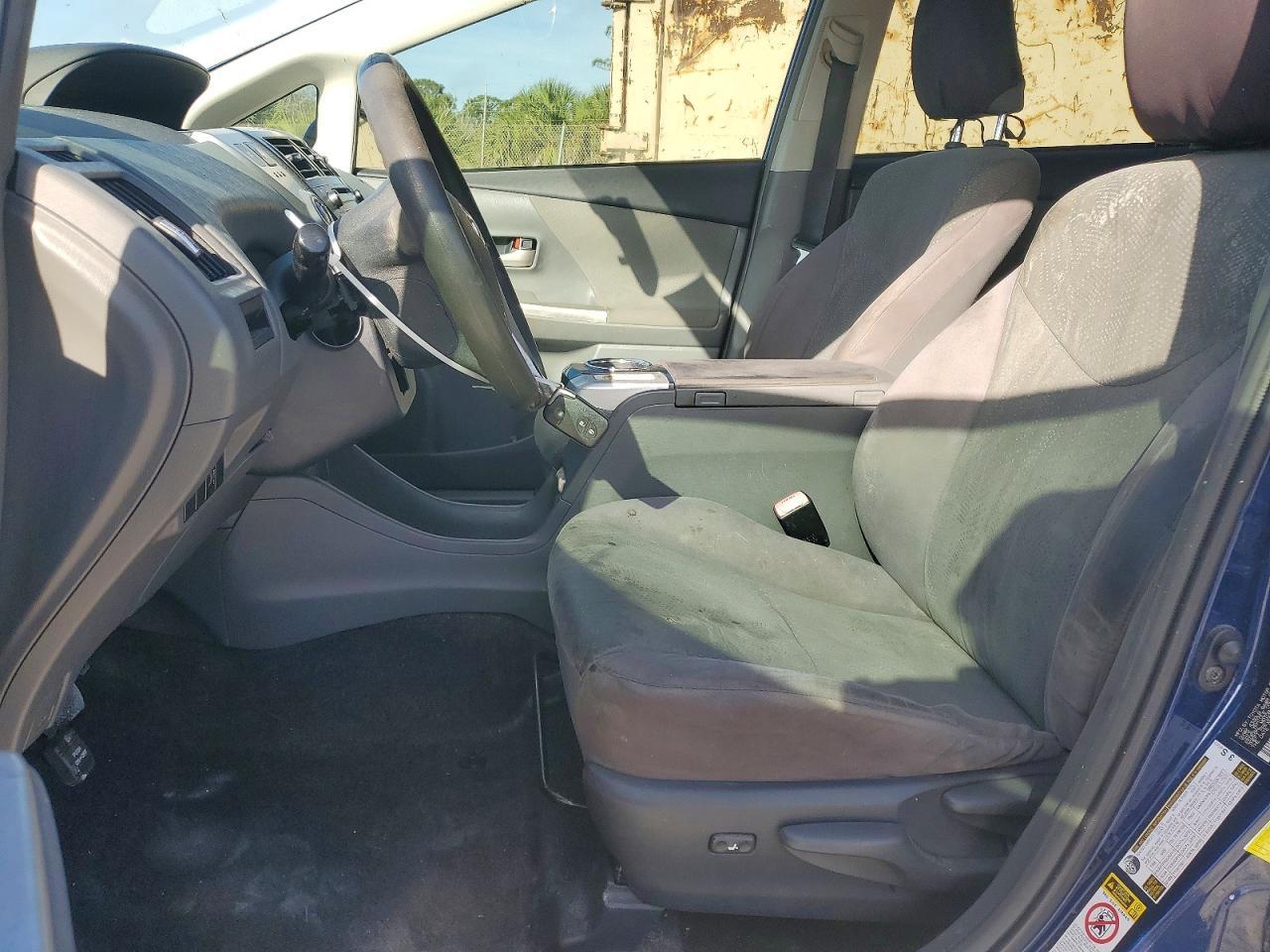 2013 Toyota Prius V Two - Фото 7