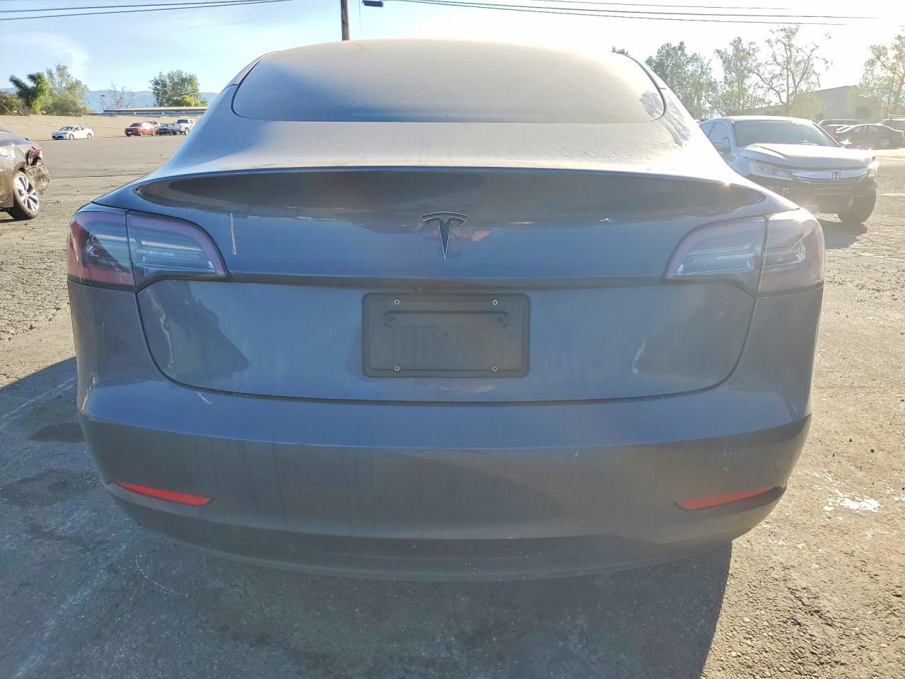2023 Tesla Model 3 - Фото 6