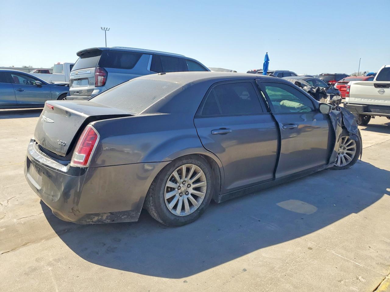 2014 Chrysler 300 - Image 3