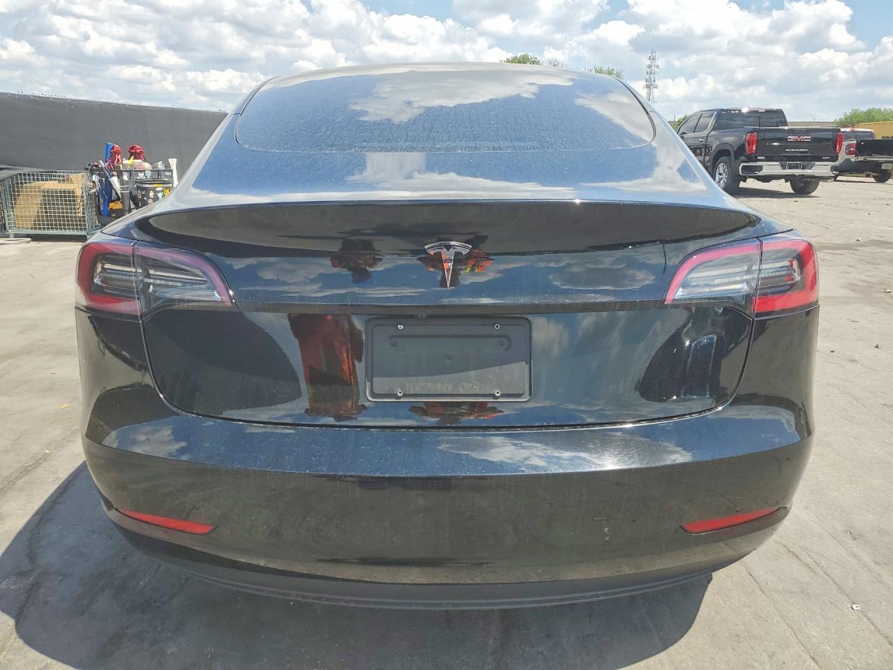 2023 Tesla Model 3 - Фото 6