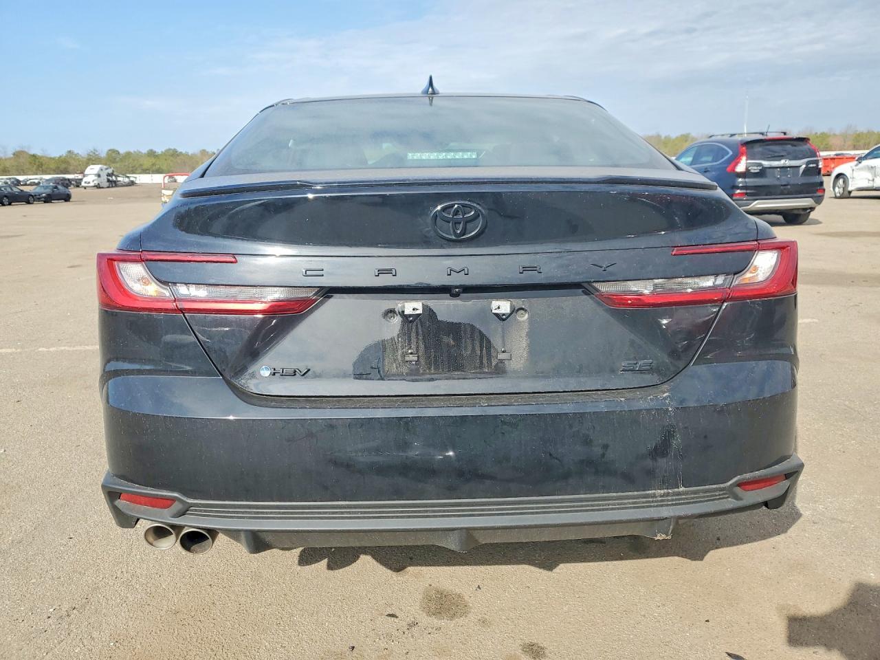 2026 Toyota Camry 4D S - Фото 6