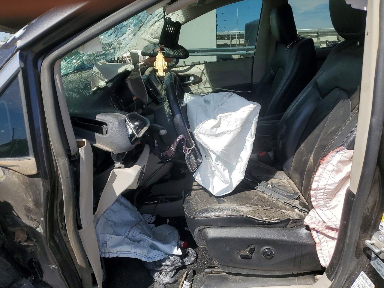 2017 Chrysler Pacifica Touring L - Фото 7