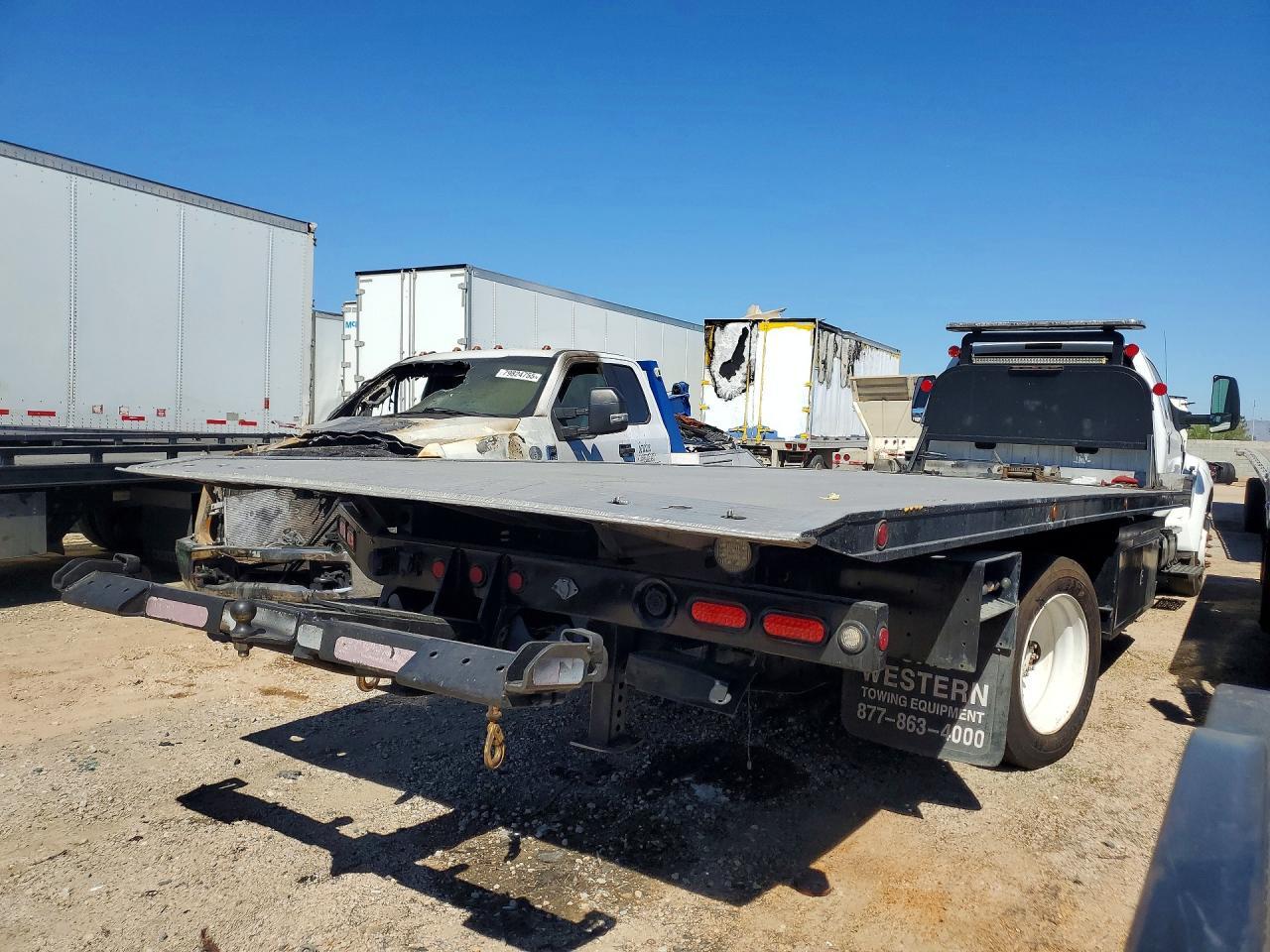 2015 Ford F650 Super Duty Rollback Truck - Фото 3