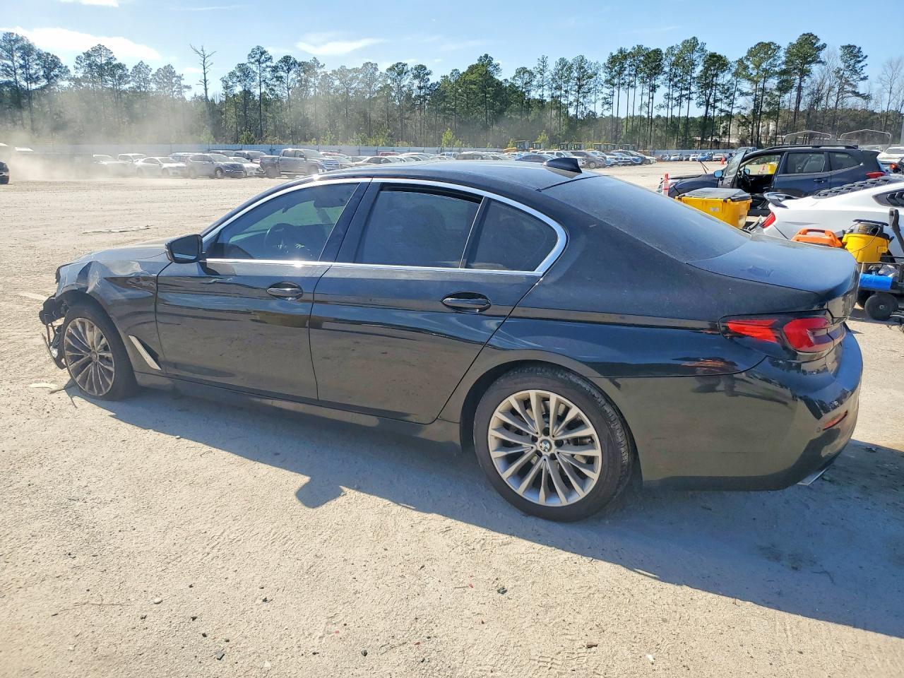 2021 BMW 530 - Фото 2