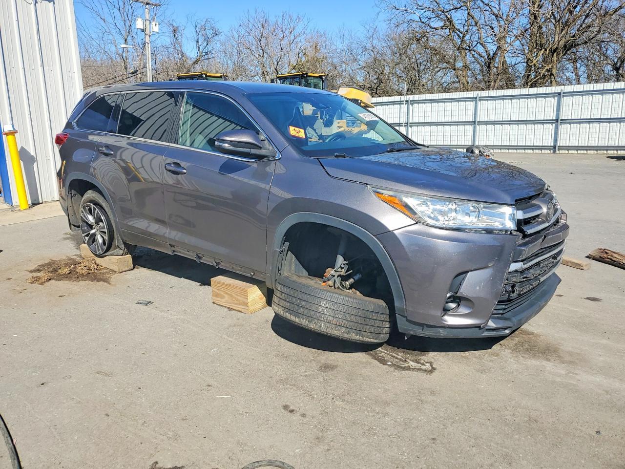 2018 Toyota Highlander Le - Image 4