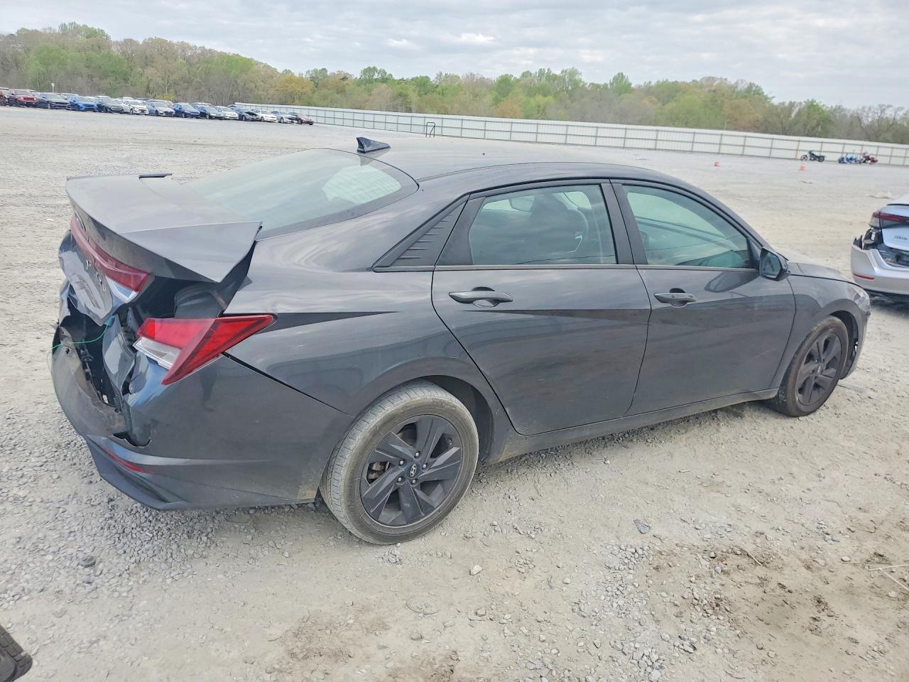 2024 Hyundai Elantra Sel - Image 3