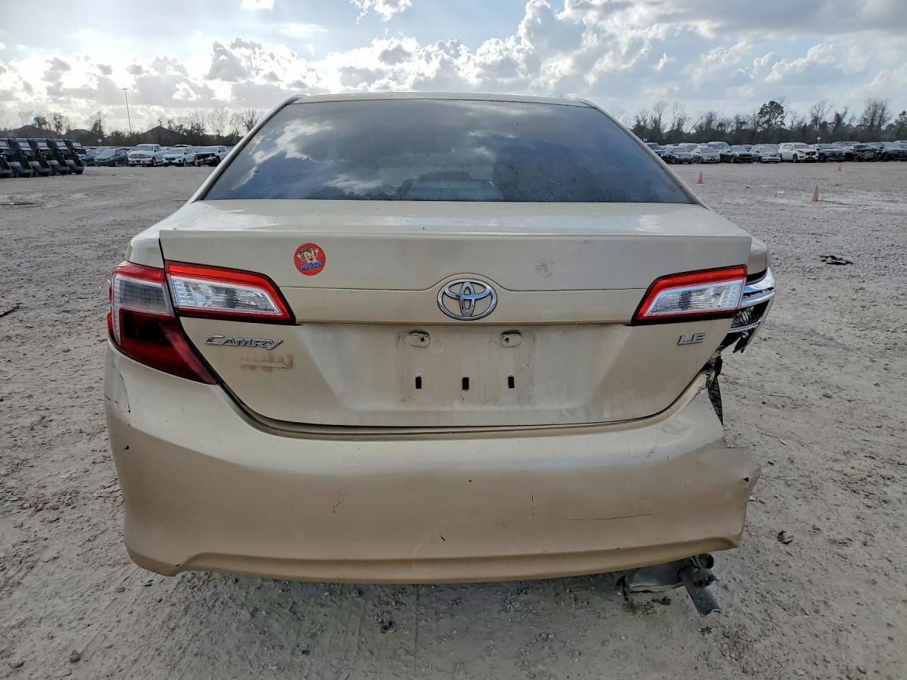 2012 Toyota Camry Le - Image 6