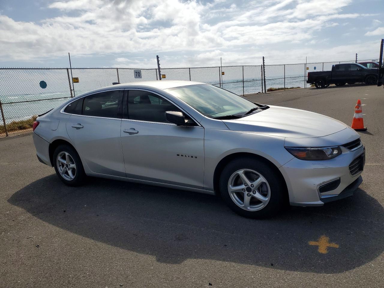 2018 Chevrolet Malibu Ls - Image 4