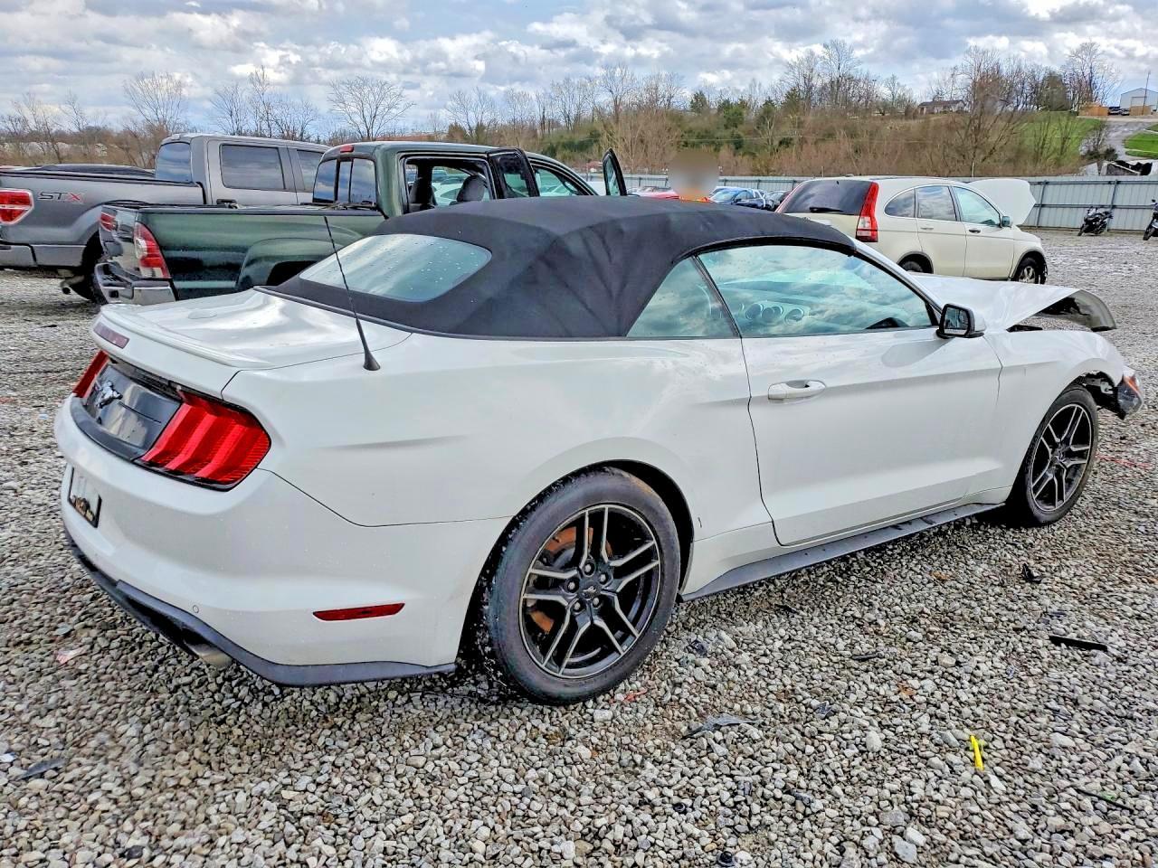 2018 Ford Mustang - Фото 3