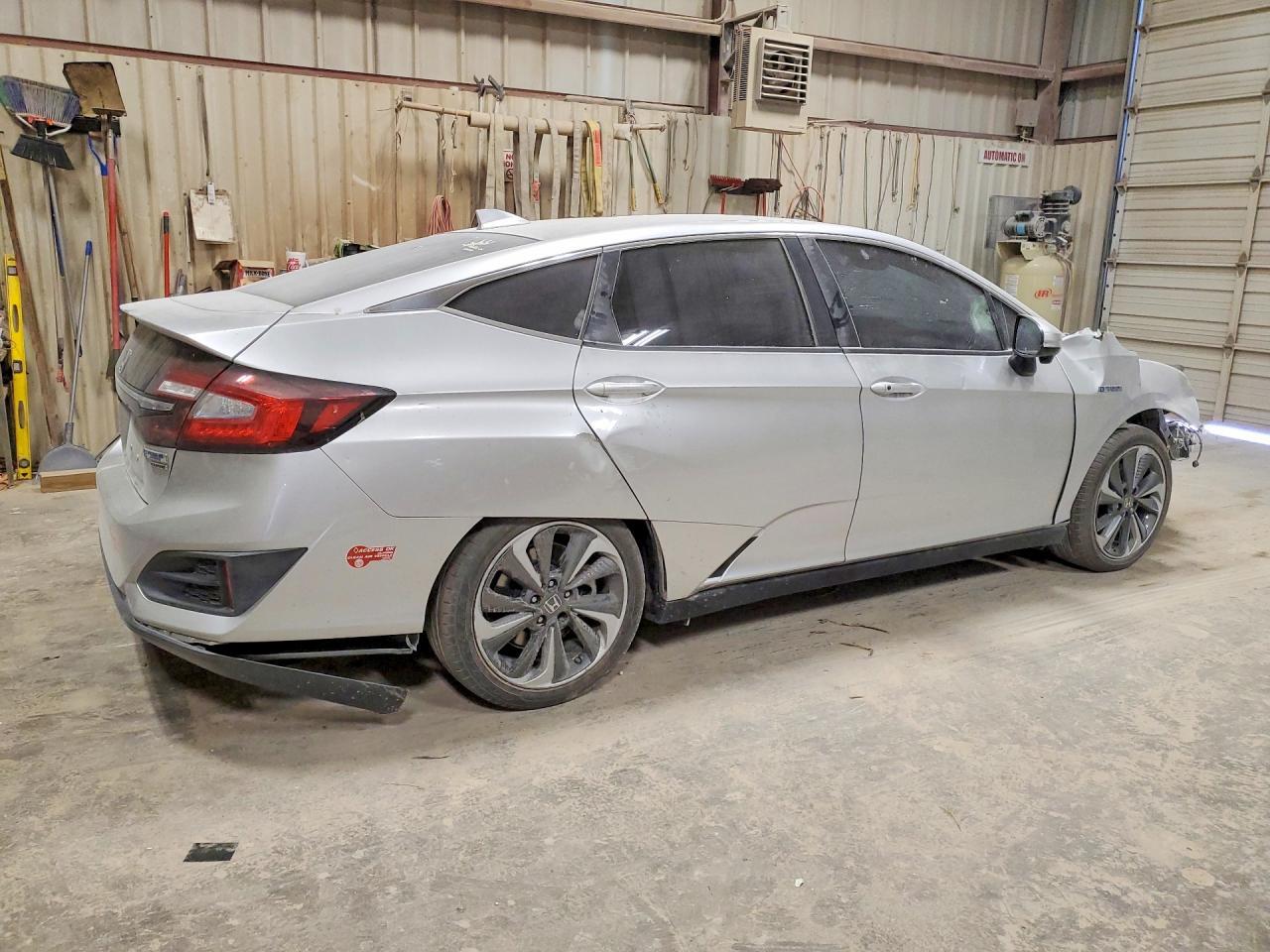 2018 Honda Clarity Touring - Image 3