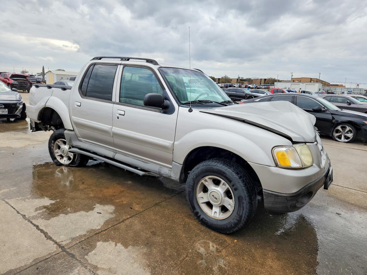 2003 Ford Explorer Sport Trac - Image 4