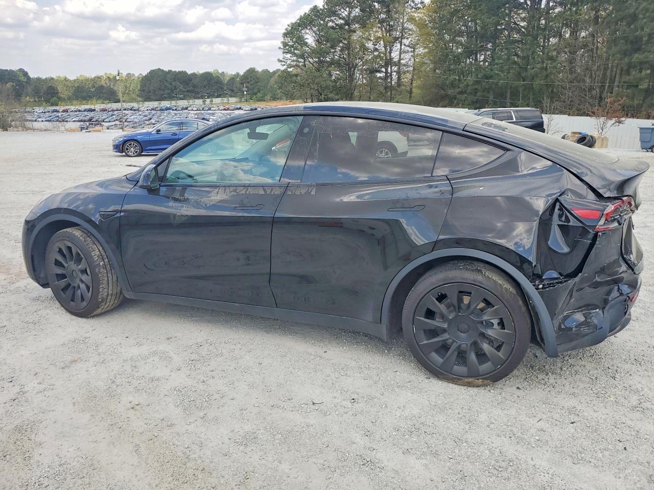 2022 Tesla Model Y - Image 2