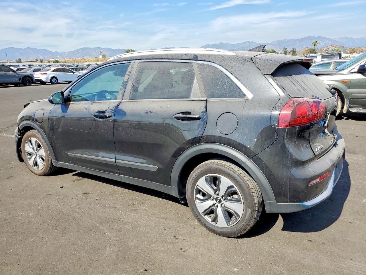 2018 Kia Niro Plug-In Hybrid Lx - Image 2