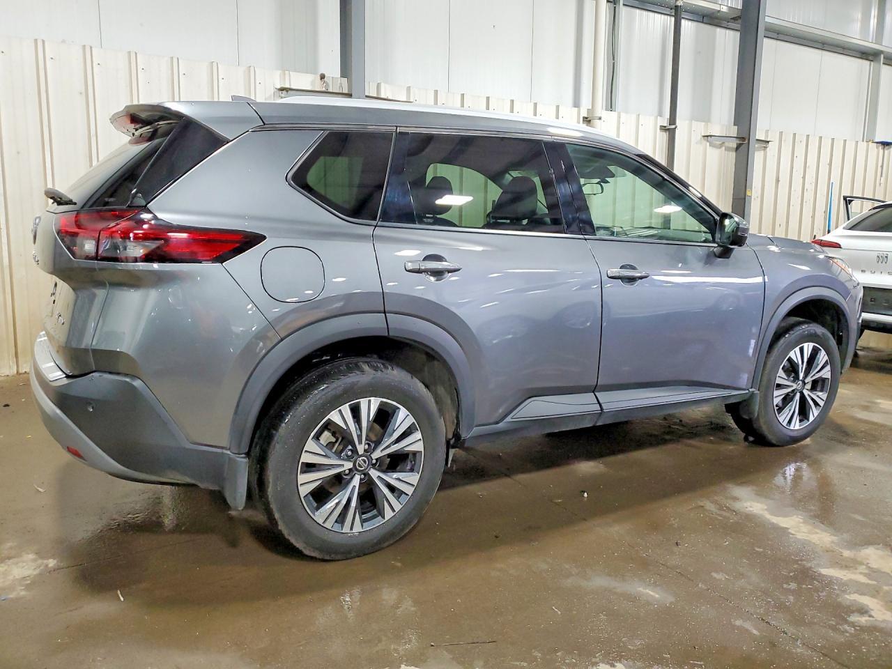 2021 Nissan Rogue Sv - Image 3