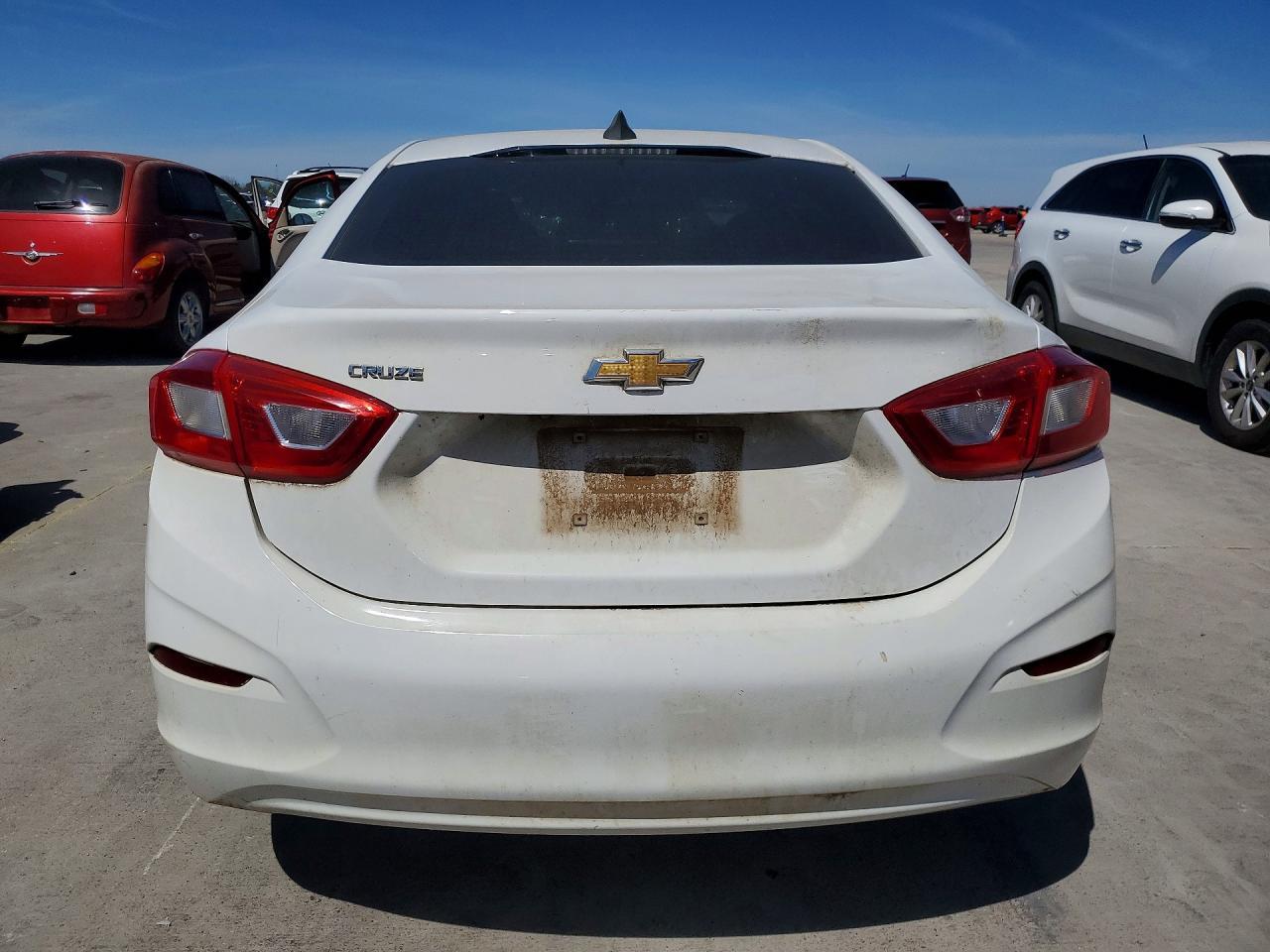 2017 Chevrolet Cruze Ls - Image 6