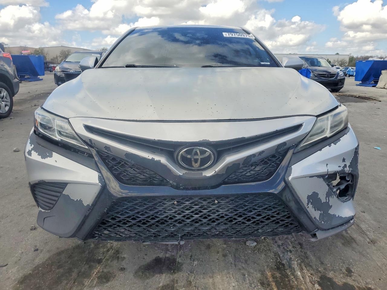 2020 Toyota Camry Se - Фото 5