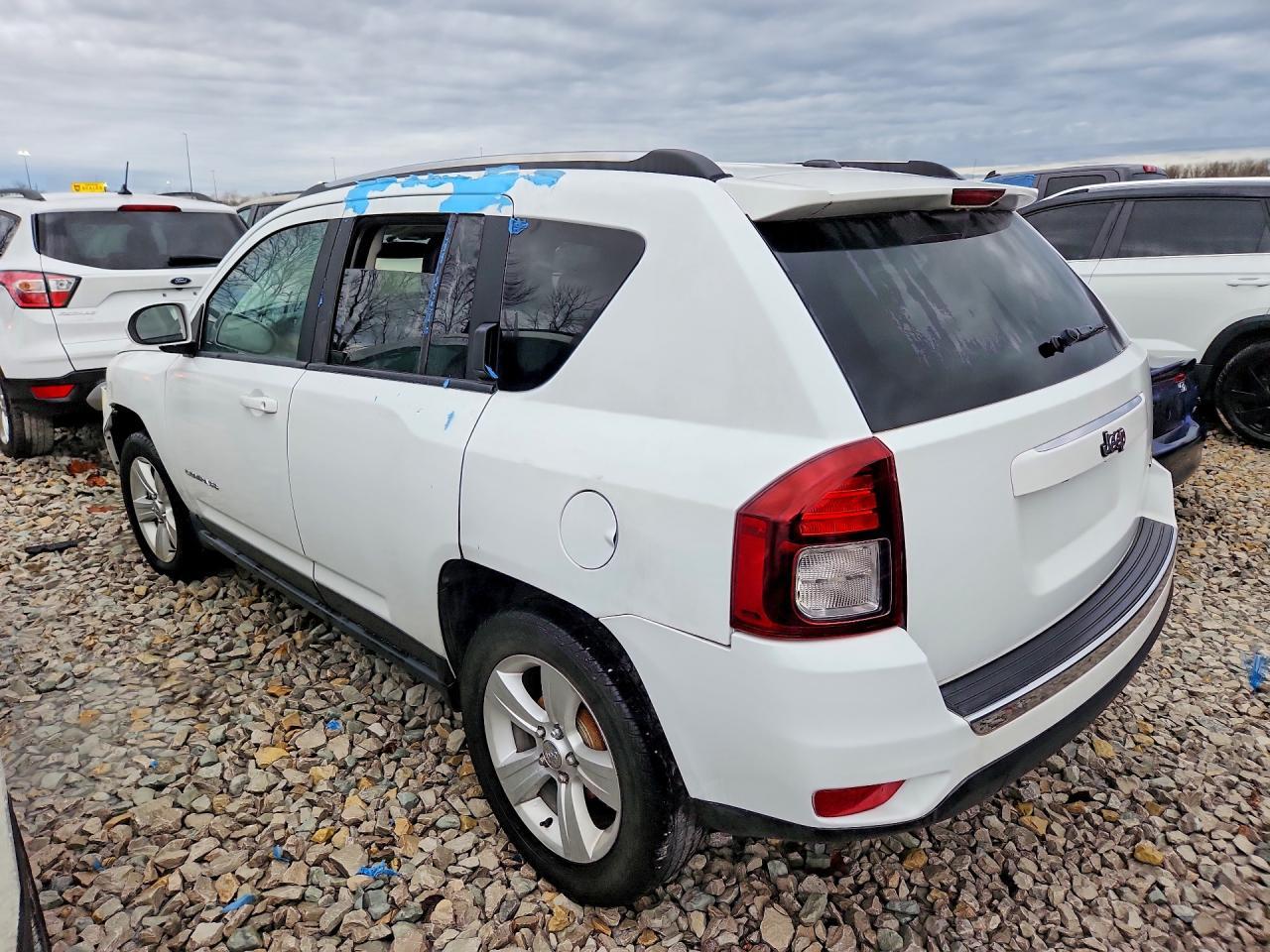 2015 Jeep Compass Latitude - Фото 2