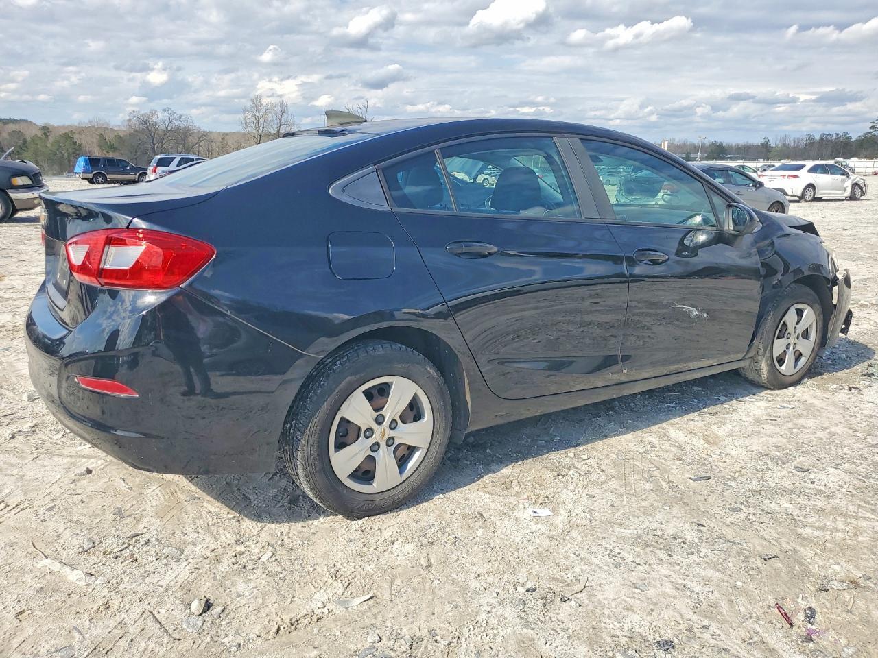 2018 Chevrolet Cruze Ls - Фото 3