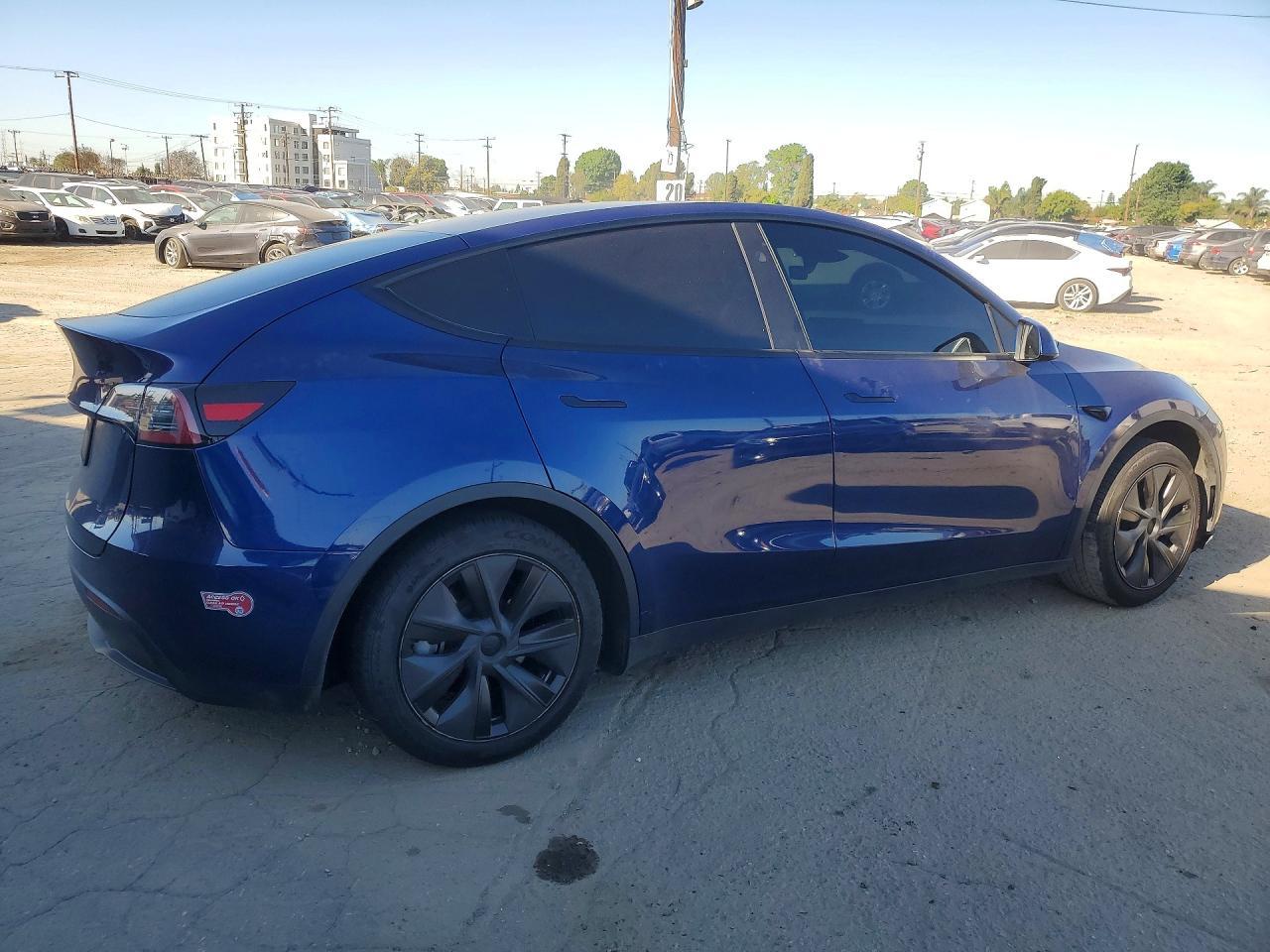 2024 Tesla Model Y - Фото 3