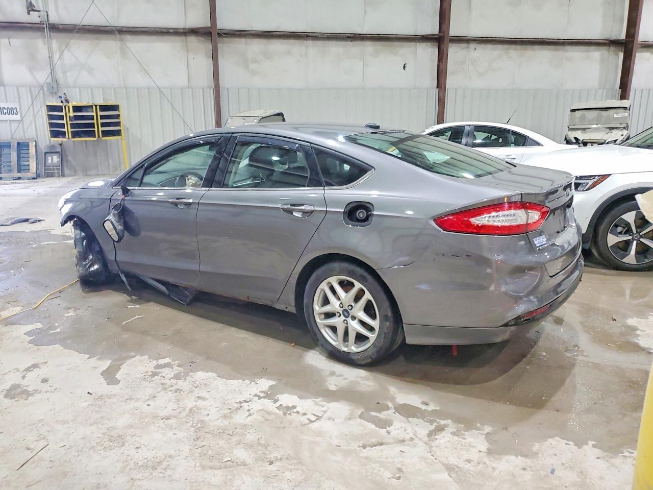 2014 Ford Fusion Se - Фото 2