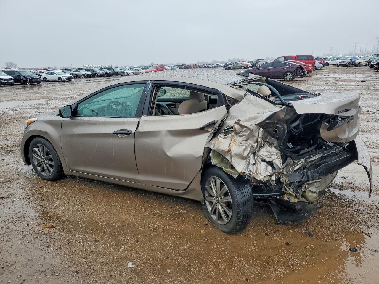 2016 Hyundai Elantra - Фото 2