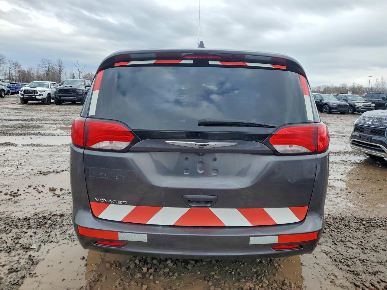 2022 Chrysler Voyager- Pri Fleet- Ck Eng Light On - Фото 6