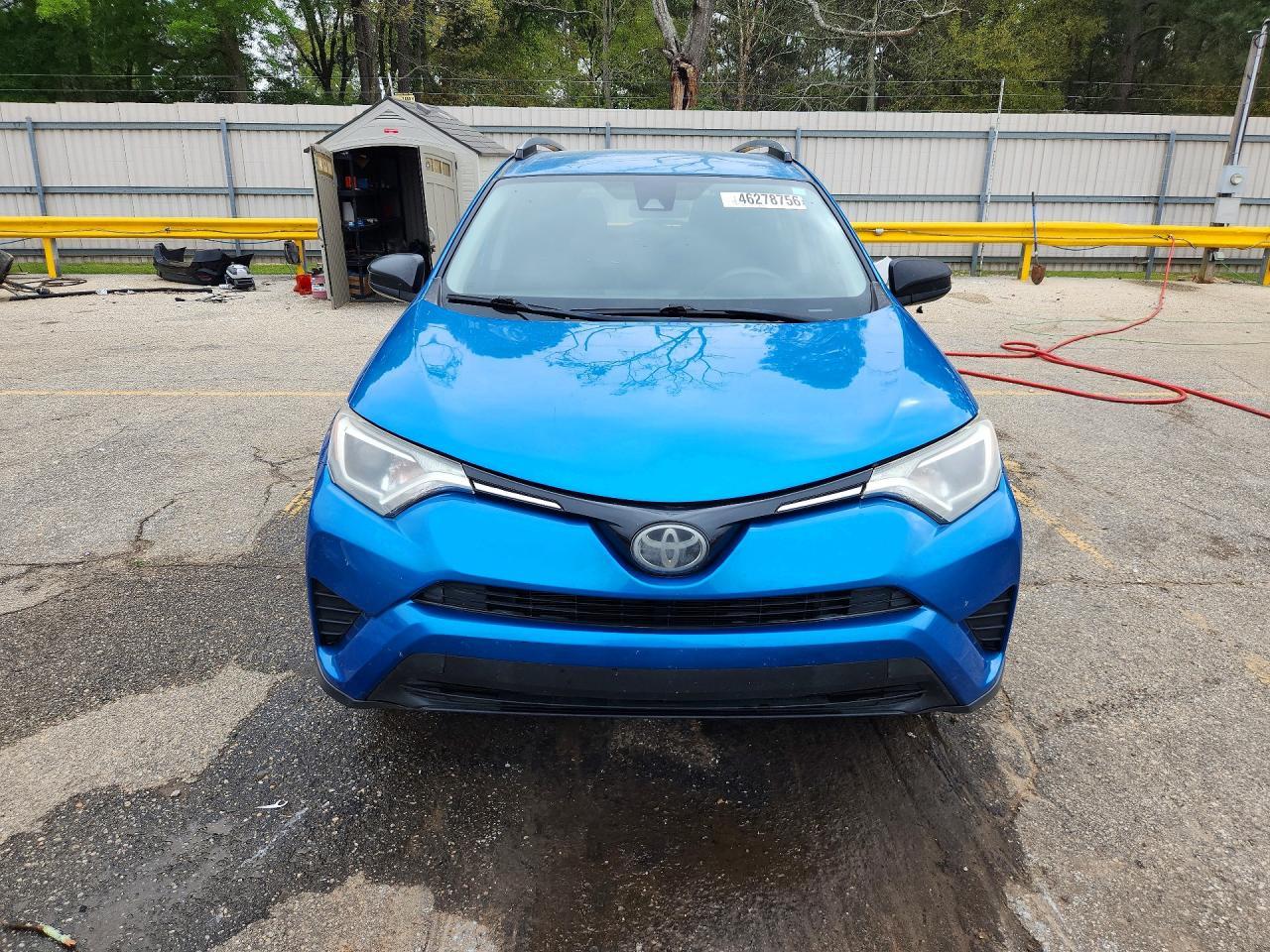 2018 Toyota Rav4 Le - Image 5