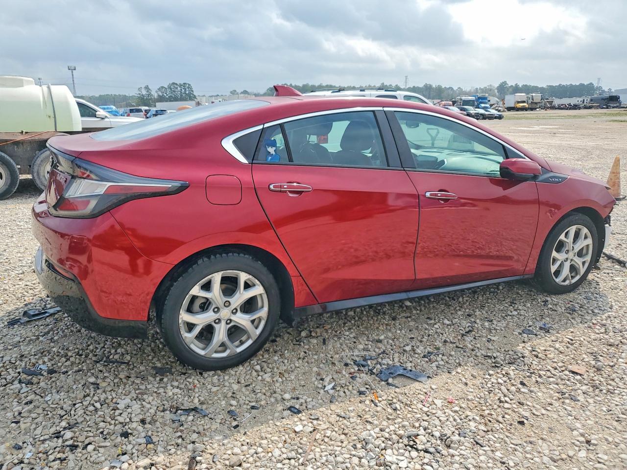 2018 Chevrolet Volt Premier - Image 3