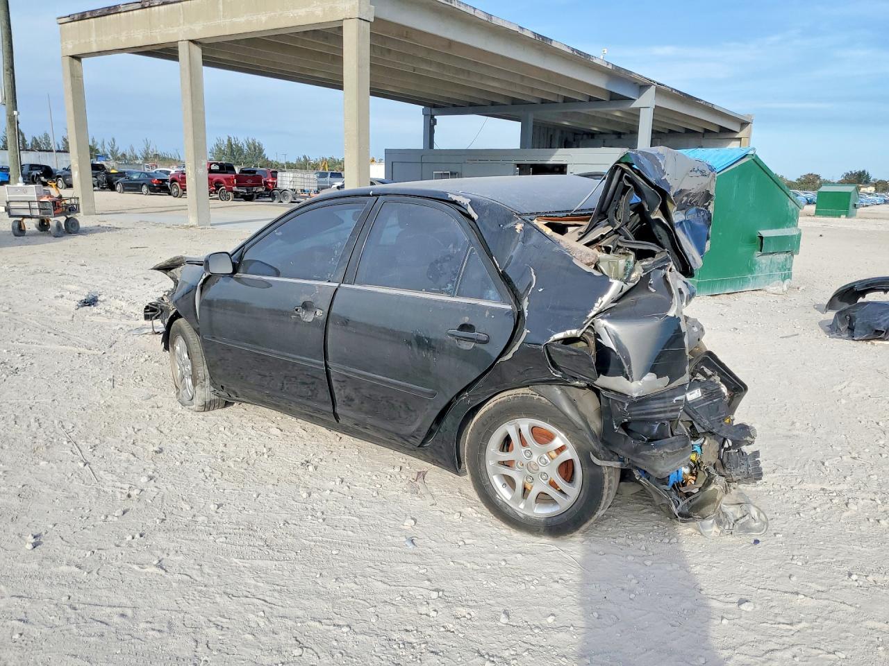 2004 Toyota Camry Le - Фото 2