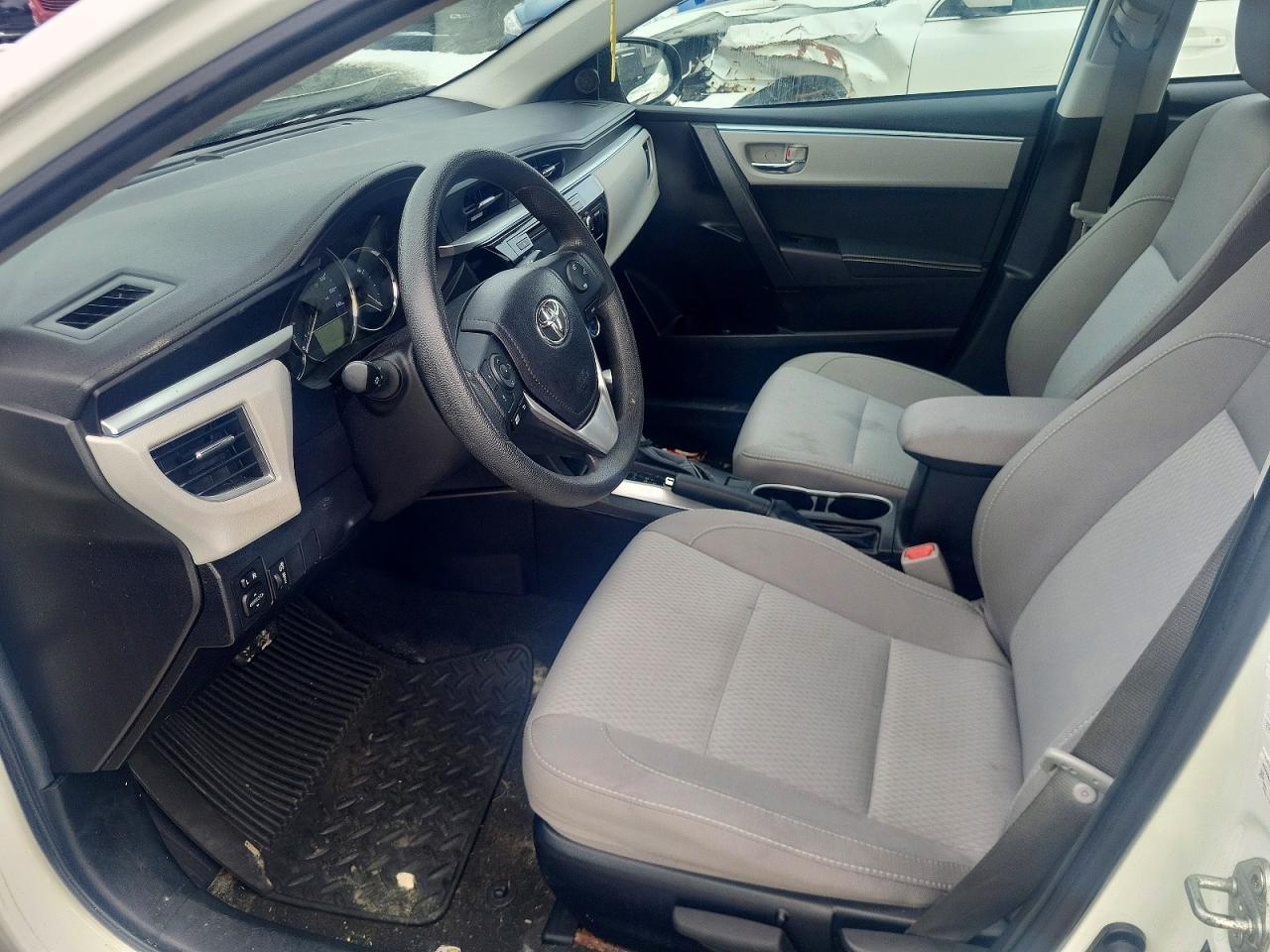 2015 Toyota Corolla L - Фото 7