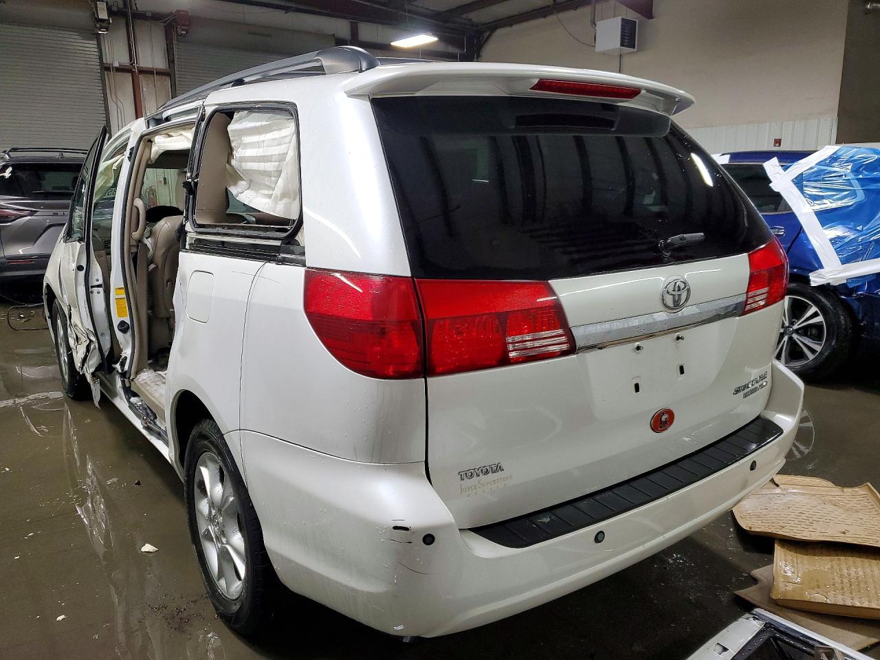 2004 Toyota Sienna Xle Limited 7 Passenger - Image 2