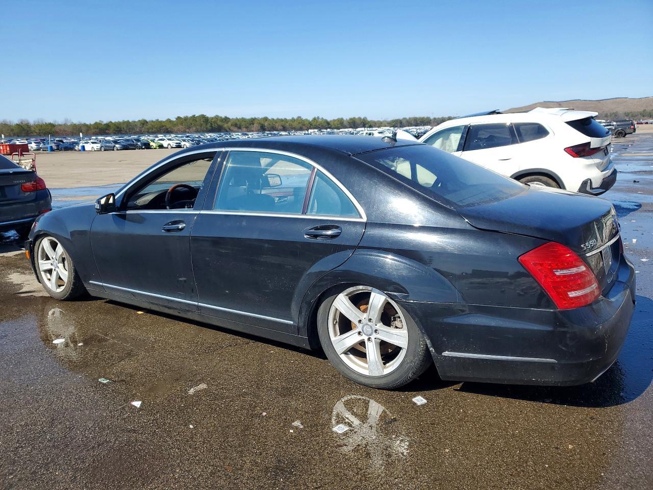 2011 Mercedes-Benz S 550 4Matic - Image 2