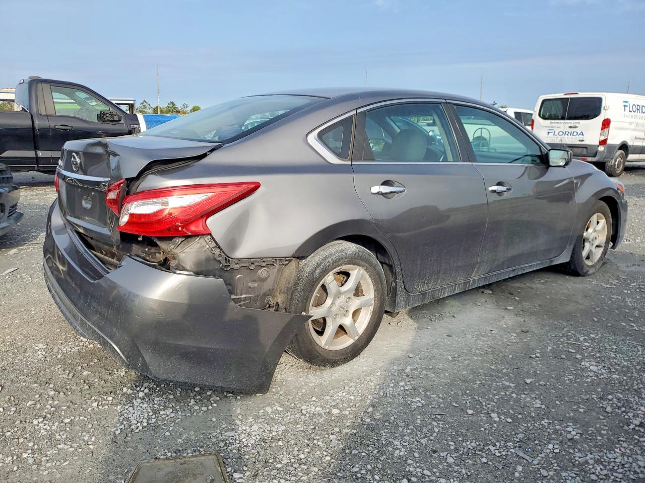 2016 Nissan Altima 2.5 S - Фото 3