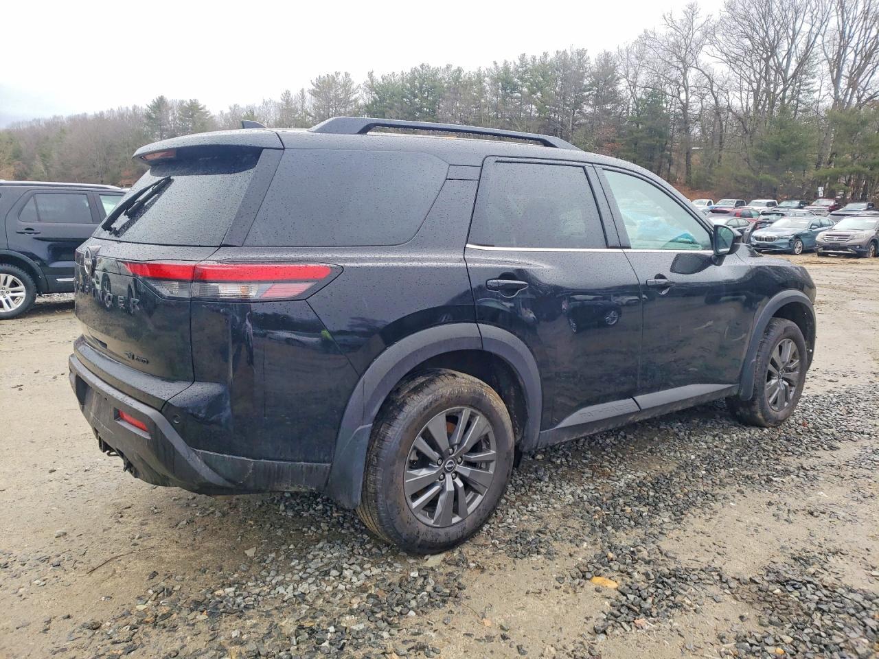 2024 Nissan Pathfinder Sv - Image 3