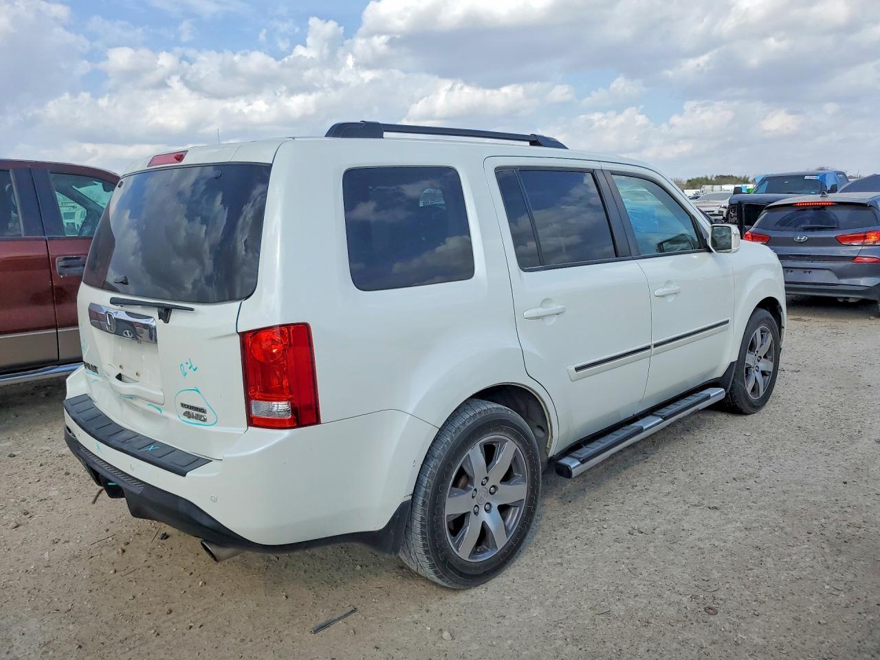 2015 Honda Pilot Touring - Image 3