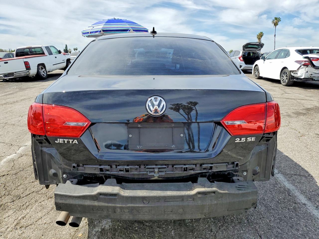 2012 Volkswagen Jetta - Image 6