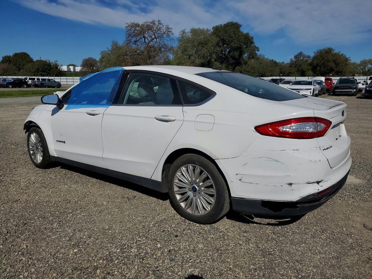 2016 Ford Fusion S Hybrid - Фото 2