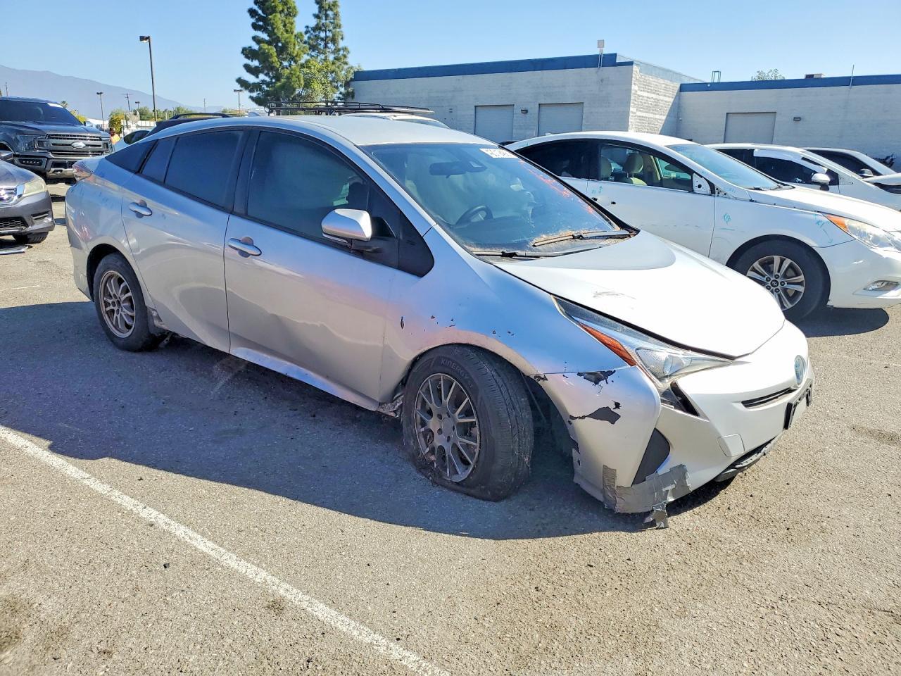 2017 Toyota Prius One - Image 4