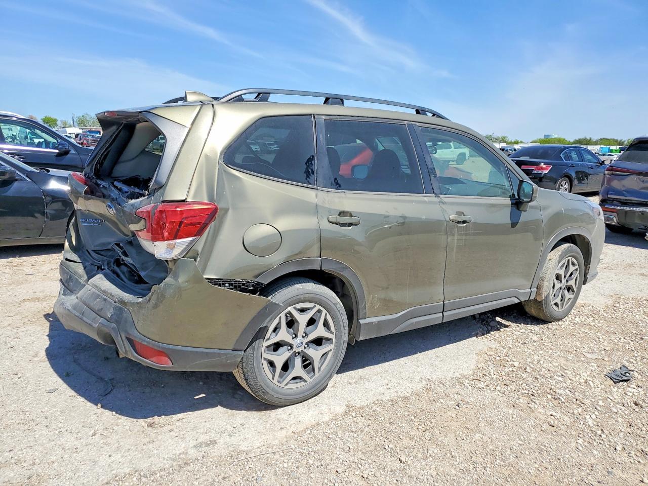 2023 Subaru Forester Premium - Фото 3