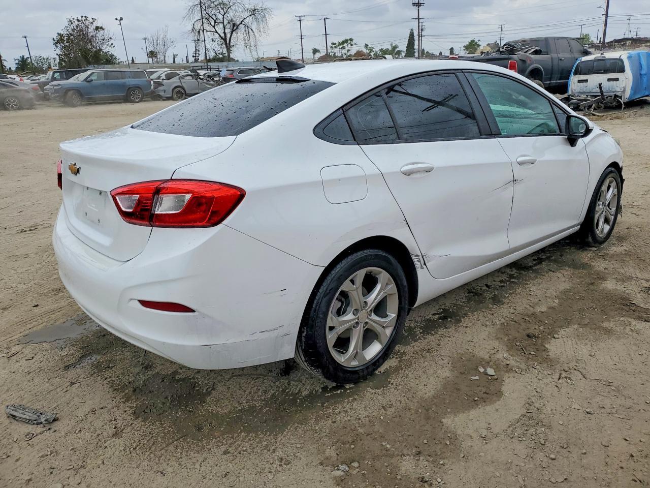 2018 Chevrolet Cruze Ls - Image 3