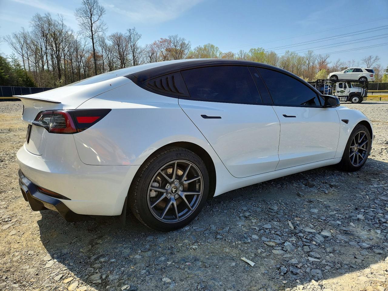 2023 Tesla Model 3 - Фото 3