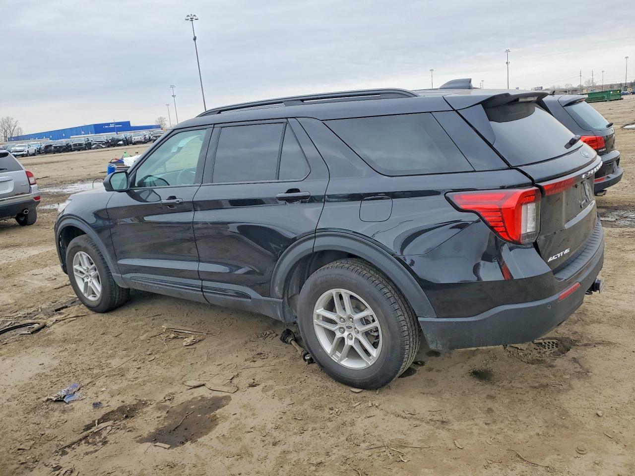 2026 Ford Explorer Active - Фото 2
