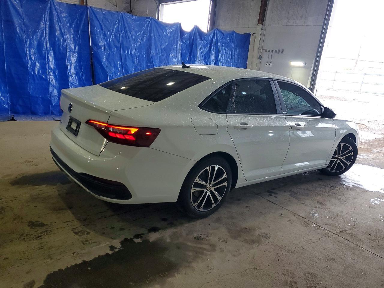 2024 Volkswagen Jetta Sport - Фото 3